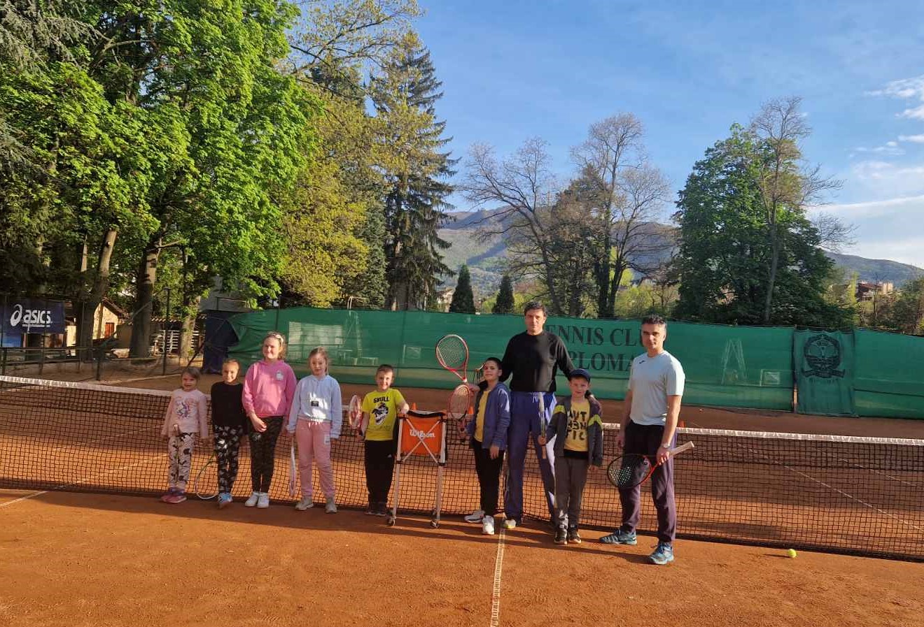 Тенис за деца с Р Харалампиев-лиценз 